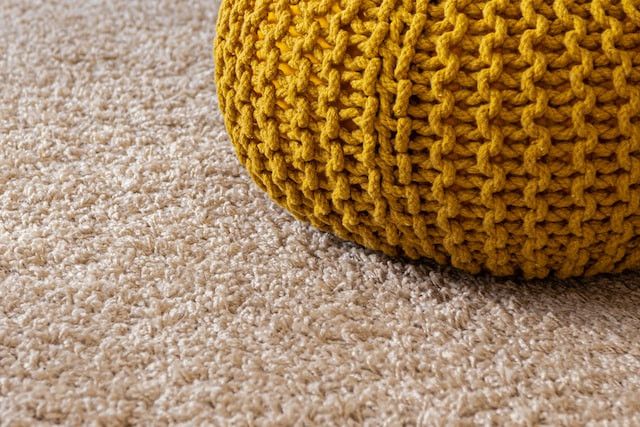 Zo kies je het juiste tapijt als vloerbedekking in de woonkamer