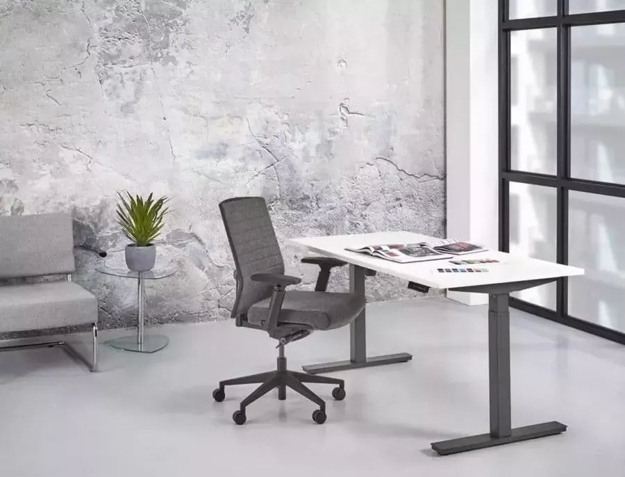 ABC Kantoormeubelen Elektrisch zit sta bureau Basic Plus breed 160CM diep 80CM bladkleur Havanna framekleur Zwart (RAL9011)