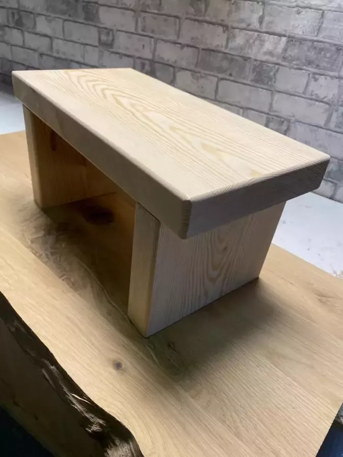 AGstyle opstapkrukje Grenenhout Noten kleur 40x 20x