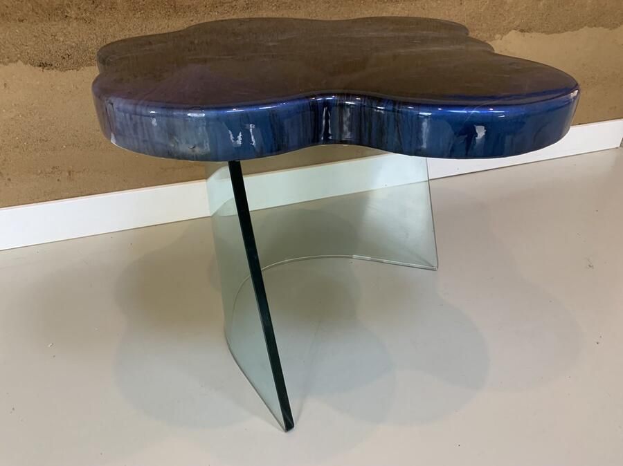 AiK Bijzettafel kunstobject blauw paarse marmer van epoxy met glazen onderstel