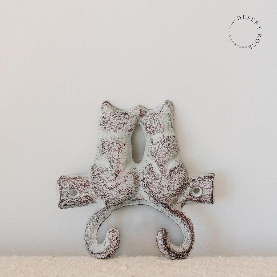 Ambiente Haus Dubbele wandhaak met twee katten van gietijzer wit 12cm x 12cm x 4cm decoratieve gietijzeren wandophanging kledinghaak met twee haken