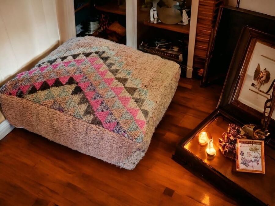 Authentiekevloerkle Marokkaanse poef en kussen Berber poef poef047 zitzak zitkussen retro poefs oosterse poefen roze