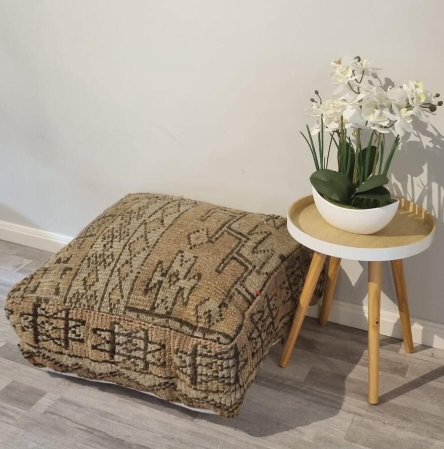 Authentiekevloerkleden.nl Marokkaanse vintage poef zit kussen zonder vulling Berber poef poef034 zitzak zitkussen retro poefs oosterse poefen