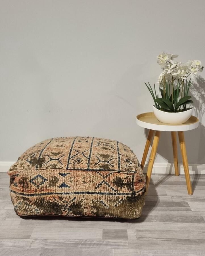 Authentiekevloerkleden.nl Marokkaanse vintage poef zit kussen zonder vulling Berber poef – poef253- zitzak zitkussen retro poefs oosterse poefen
