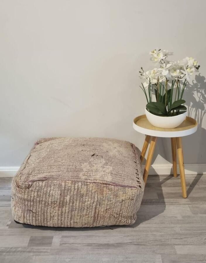 Authentiekevloerkleden.nl Marokkaanse vintage poef zit kussen zonder vulling Berber poef poef040 zitzak zitkussen retro poefs oosterse poefen