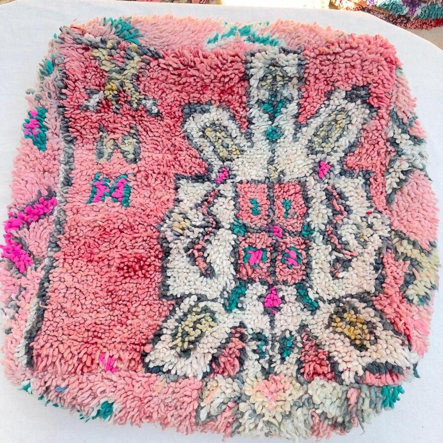 Authentiekevloerkleden.nl Roze Marokkaanse vintage poef zit kussen zonder vulling Berber poef – poef223- zitzak zitkussen retro poefs oosterse poefen