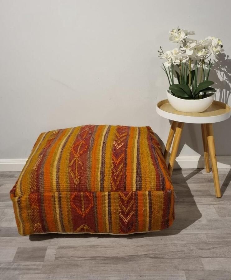 Authentiekevloerkleden.nl Vintage vloerkussen zonder vulling Oosters zitkussen Marokkaanse poef Kelim poef