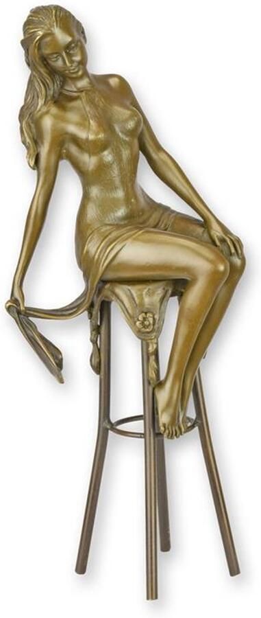 Bronzen beeld vrouw op barkruk – elegant kunstbeeld van brons – luxe decoratief vrouwenbeeld voor interieur woonkamer of kantoor