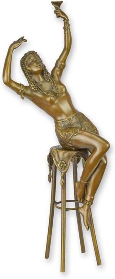 Bronzen beeld vrouw op barkruk – decoratief damesbeeld van brons – elegant vrouwelijk bronzen sculptuur voor woonkamer of kantoor