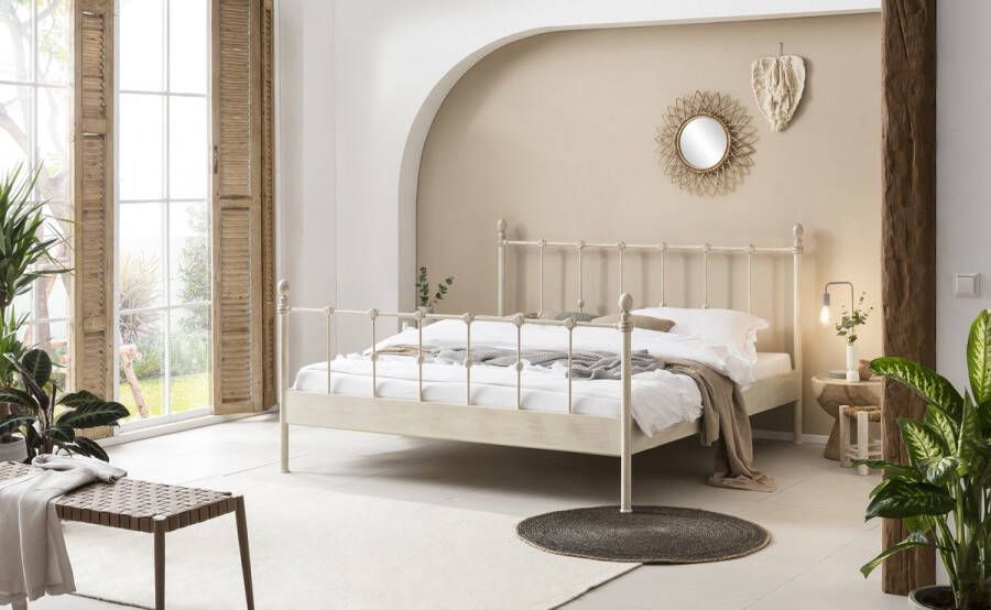 Bed Box Wonen Francesca metalen bed Zand Koper 180x200