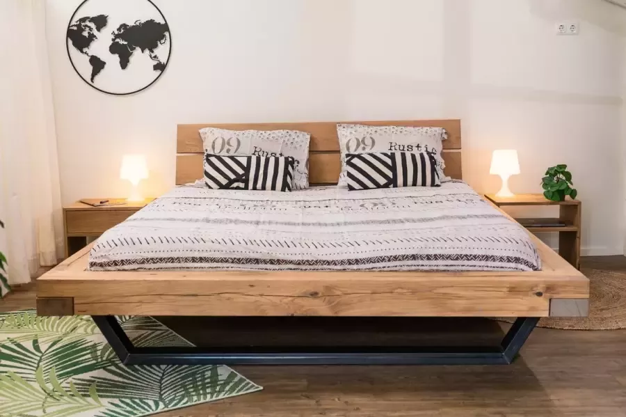 Bed opmaat Bed van hout en staal Bed Baarle Nasau wood and steel Inclusief Hoofdbord en los nachtkastje met lade 200 x 200