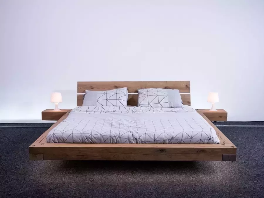 Bed op maat Zwevend eiken bed Houten bed 140 x 200 twee persoons bed inclusief hoofdbord en nachtkastje