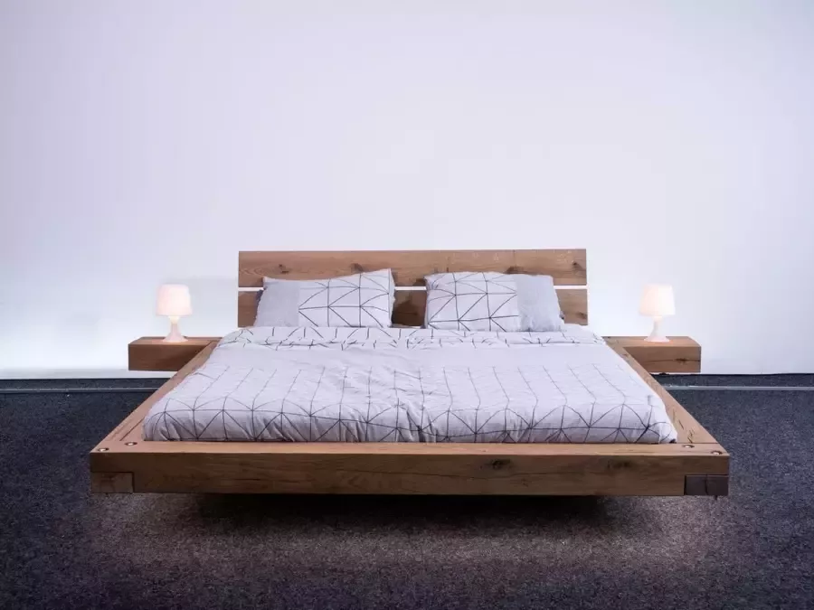 Bed op maat Zwevend eiken bed Houten bed 180 x 200 twee persoons bed inclusief Hoofdbord en nachtkastje