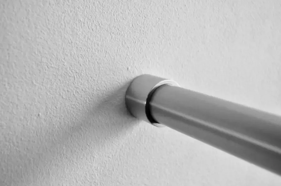 Bekkers RVS garderobe stang kapstok voor tussen twee muren (0-95 cm)