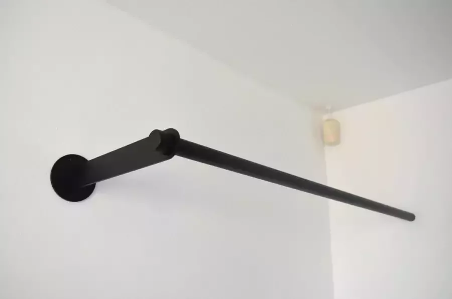 Bekkers RVS Zwarte kapstok voor hangers in hoek (100 cm)