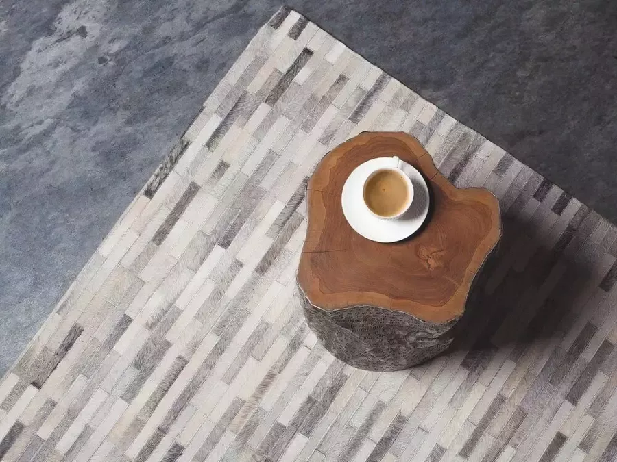 Beliani AHILLI Laagpolig vloerkleed Grijs 160 x 230 cm Koeienhuid leer - Foto 4