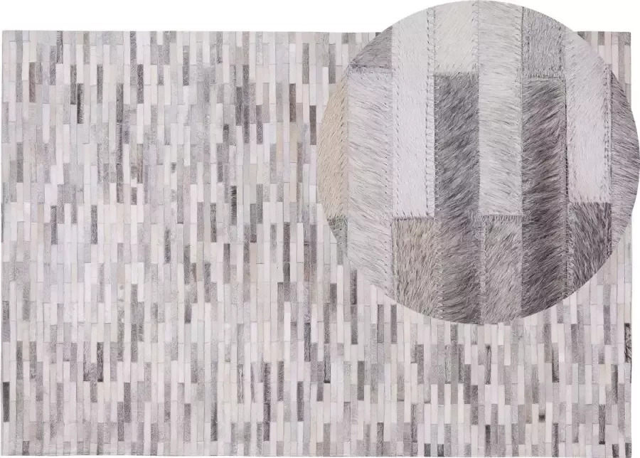 Beliani AHILLI Laagpolig vloerkleed Grijs 140 x 200 cm Koeienhuid leer