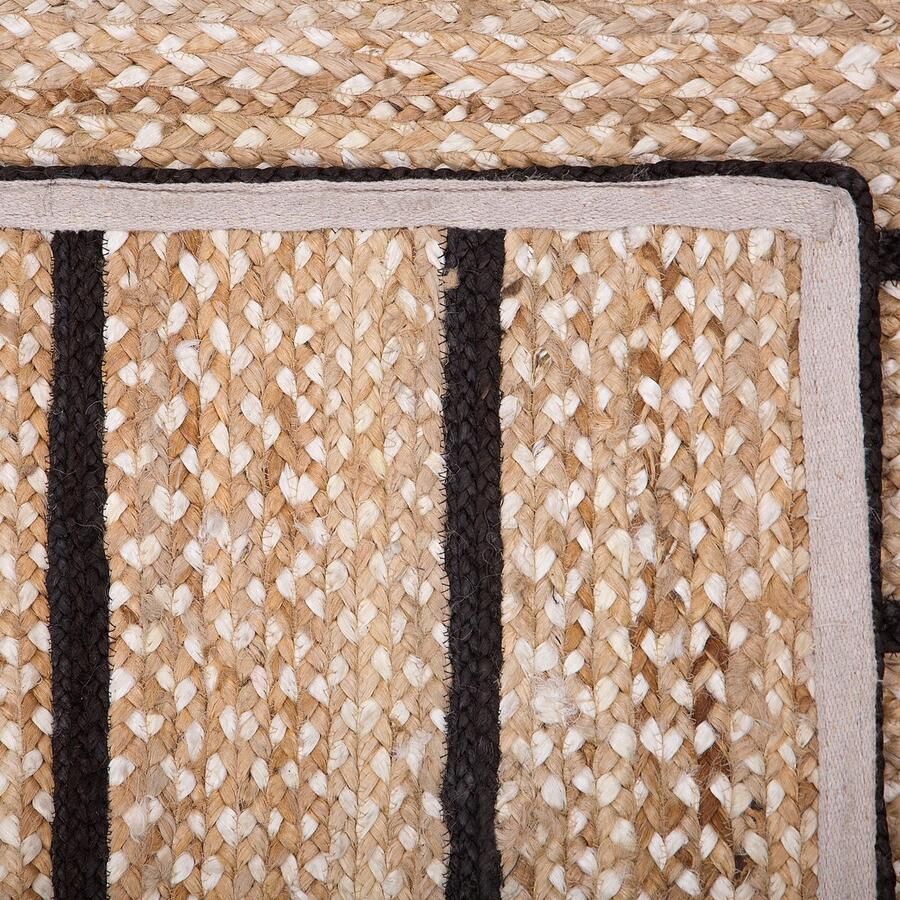 Beliani KARADONA Laagpolig vloerkleed Zwart 140 x 200 cm Jute