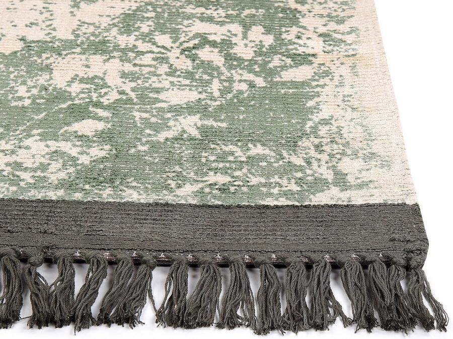 Beliani Vloerkleed viscose groen beige 140 x 200 cm AKARSU