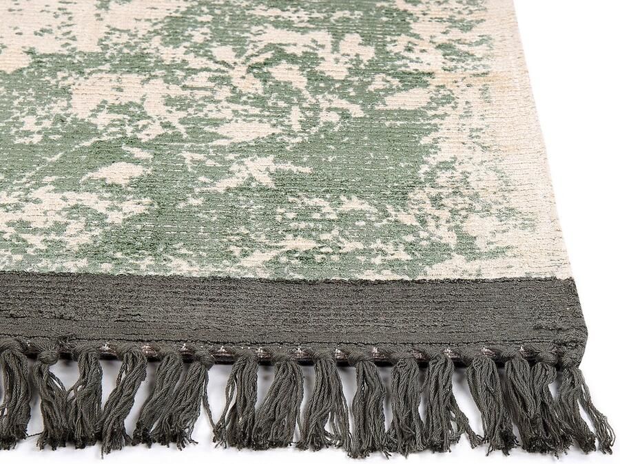 Beliani Vloerkleed viscose groen beige 160 x 230 cm AKARSU