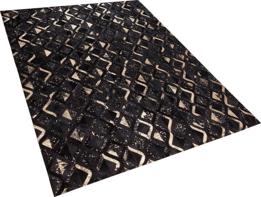 Beliani DEVELI Laagpolig vloerkleed Zwart 140 x 200 cm Koeienhuid leer