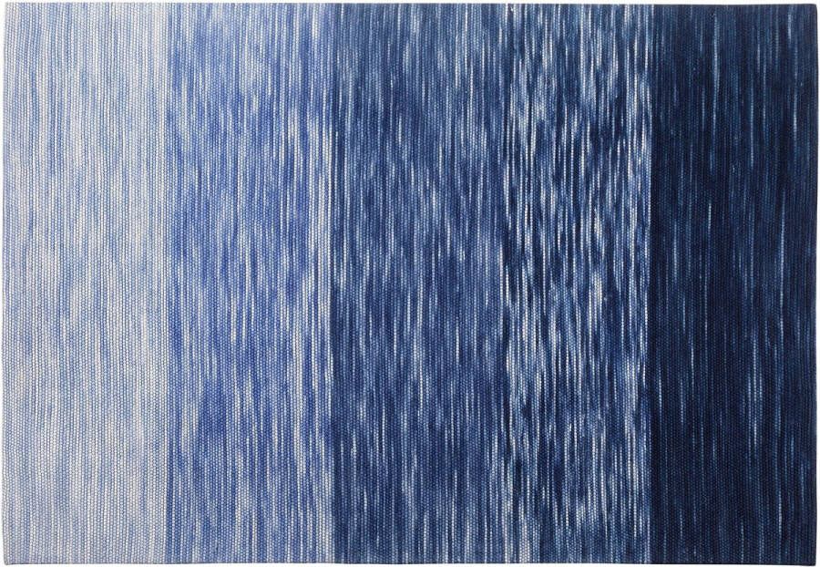 Beliani KAPAKLI Laagpolig vloerkleed Lichtblauw 140 x 200 cm Wol