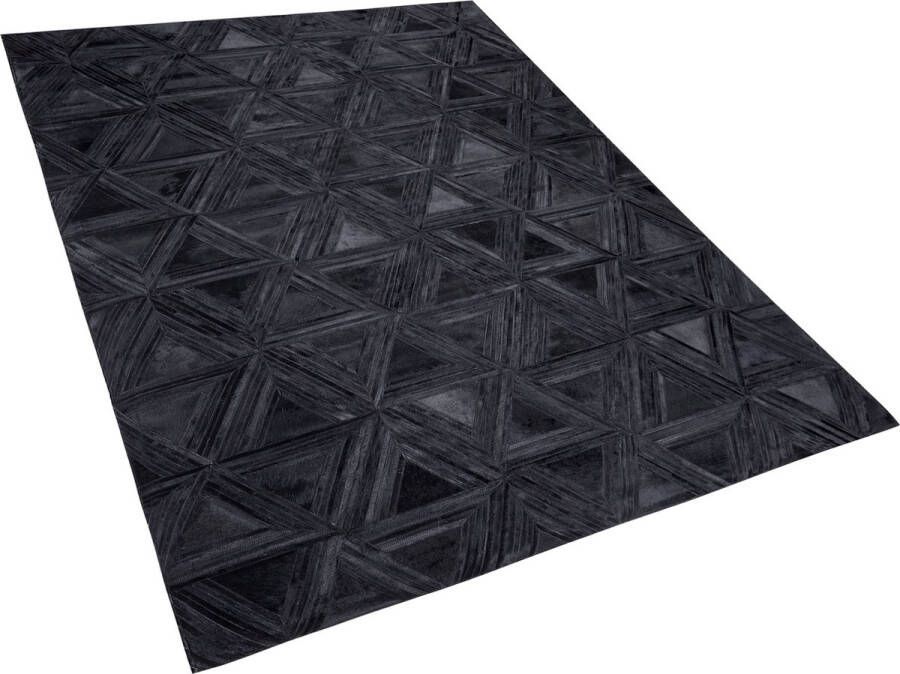Beliani KASAR Laagpolig vloerkleed Zwart 140 x 200 cm Koeienhuid leer