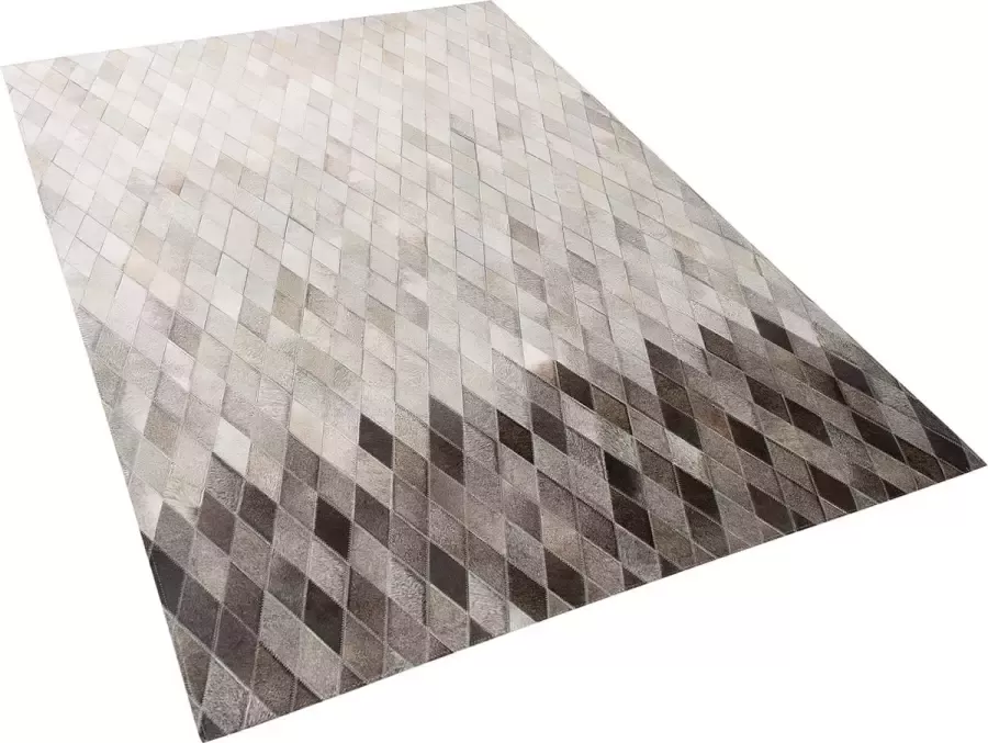 Beliani MALDAN Patchwork vloerkleed Lichtbeige 160 x 230 cm Koeienhuid leer