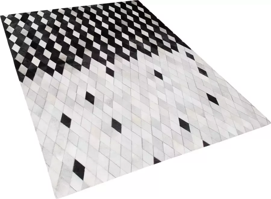 Beliani MALDAN Patchwork vloerkleed Lichtbeige 160 x 230 cm Koeienhuid leer