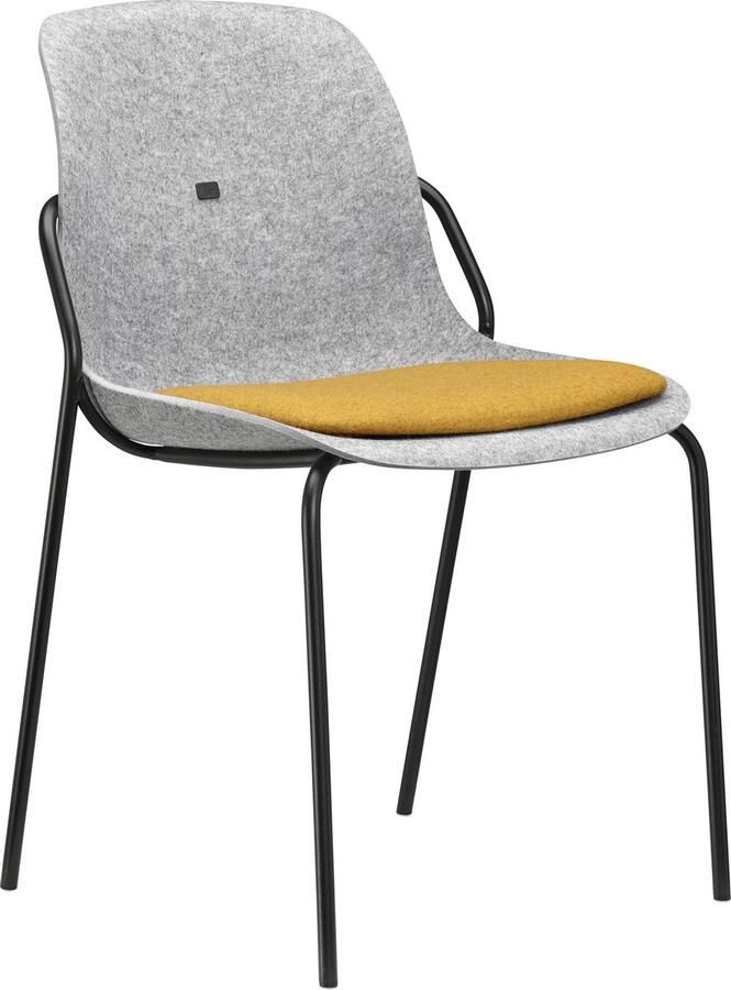 Beuk Felt Fine PET Stoel Lichtgrijs Zwart Frame 100% recycle plastic en staal Zitting Geel Oranje (Fair Furniture Group – Nederlands Familiebedrijf)