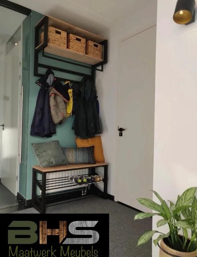 BHS Maatwerk Meubels BHS Wandkapstok Heerlen Industriële wandkapstok Eikenhout Staal