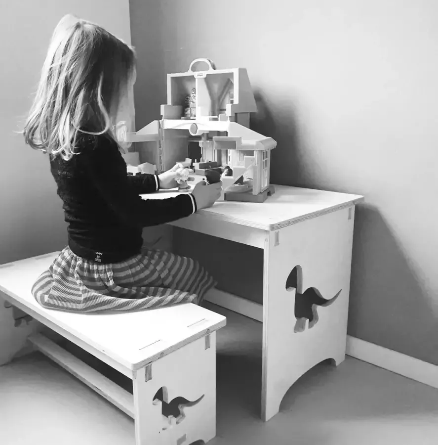 Bijzonderleuk Houten Kindertafel + houten kinderbankje
