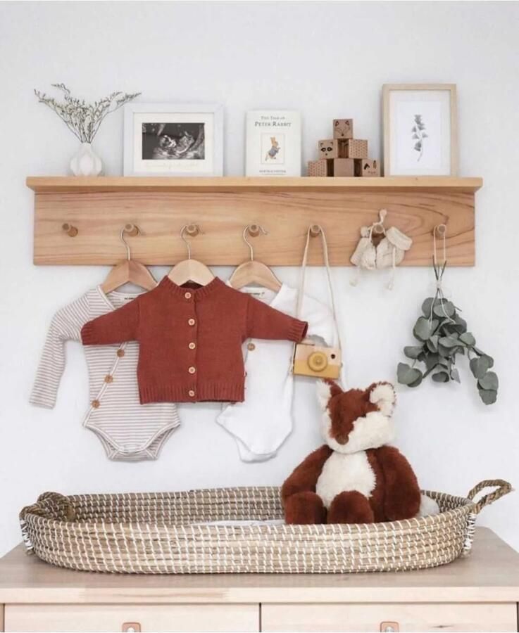 Bofigo Natuurlijk massief Houten Montessori Hangerrek Wandhanger met Houten Planken Kinderkamer Planken 7 Haken 70x10x14 cm