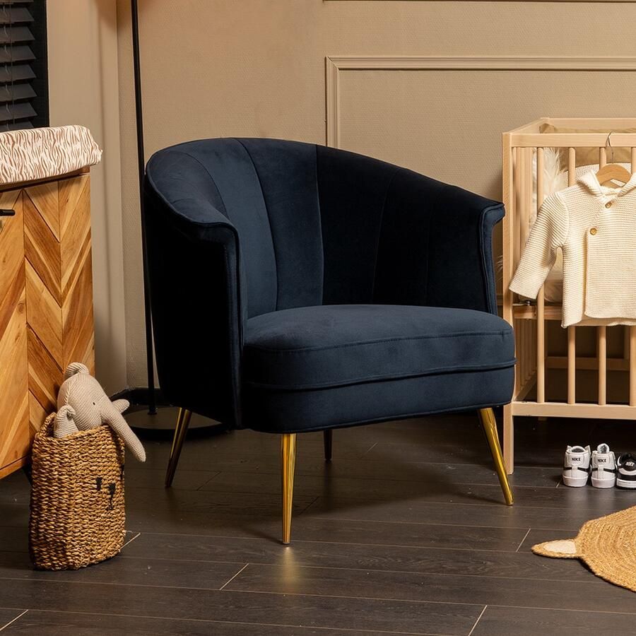 Bronx71 Stoel babykamer Amy velvet blauw.