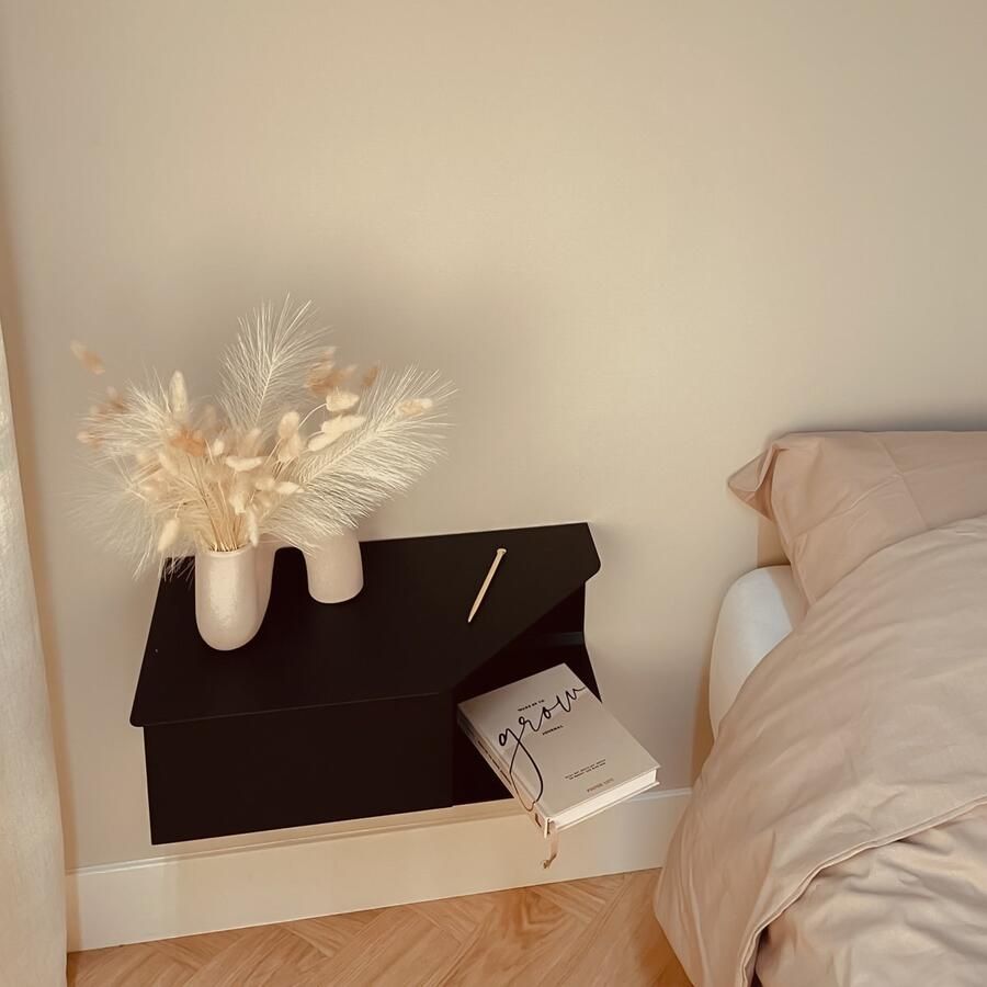 By Bresi Nachtkastje Riva- Links Zwart Minimalistisch design Nachtkastjes Nachtkastje modern
