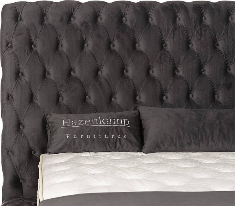 By Kohler Chesterfield bed Inc. Matrasmaat 180x200