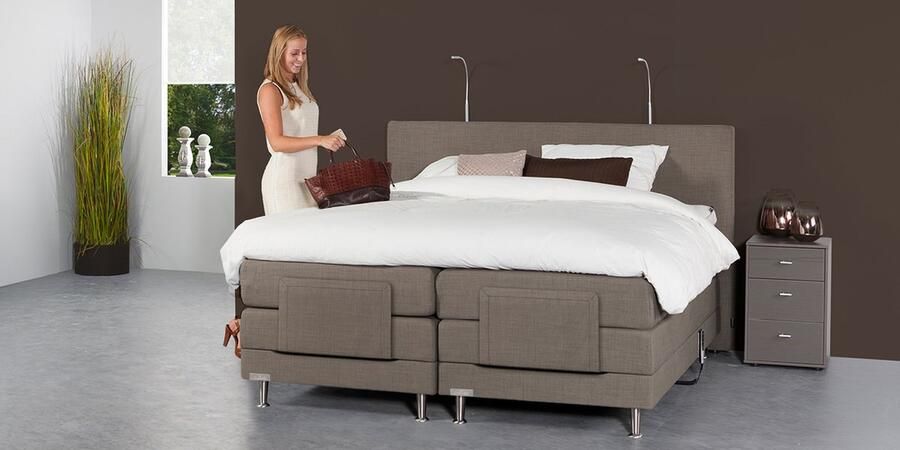 Caresse Boxspring 180x210 Silver 4700 Elektrisch Meegestoffeerde Pocket Matrassen Incl. 520 Topper Urban Light Grey