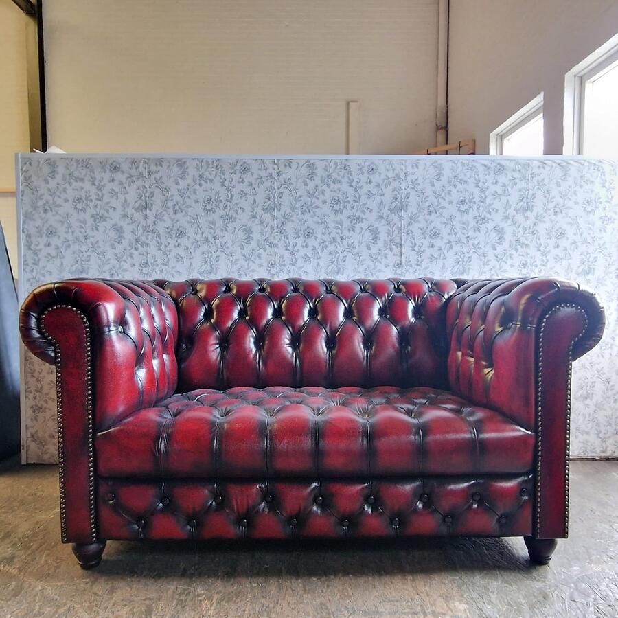 Chesterfield Brighton 2-zits Bank – Antiek Rood Leer