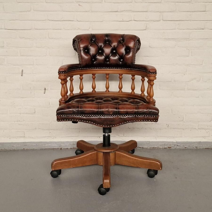 Chesterfield Classic Captain Swivel – Antiek Bruin