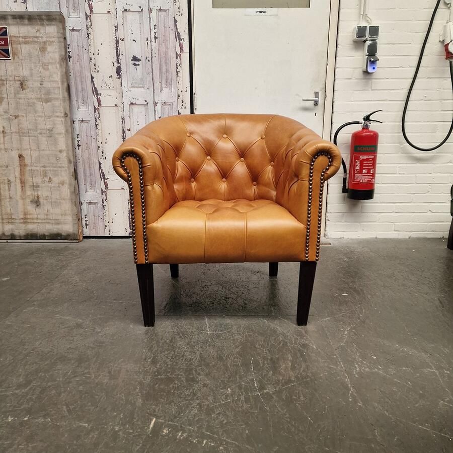 Chesterfield Club Chair A Classic Fauteuil – Golden Oak Leer