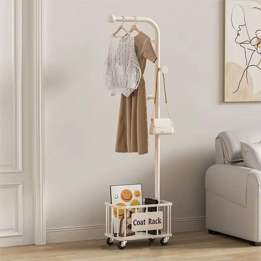 CHIWIN Kledingrek met Opbergmand – Vrijstaand Garderoberek met 7 Haken en Wielen – Metalen Kapstok voor Hal Woonkamer of Slaapkamer – 45×25×166 cm – Ruimtebesparend & Verplaatsbaar – Wit