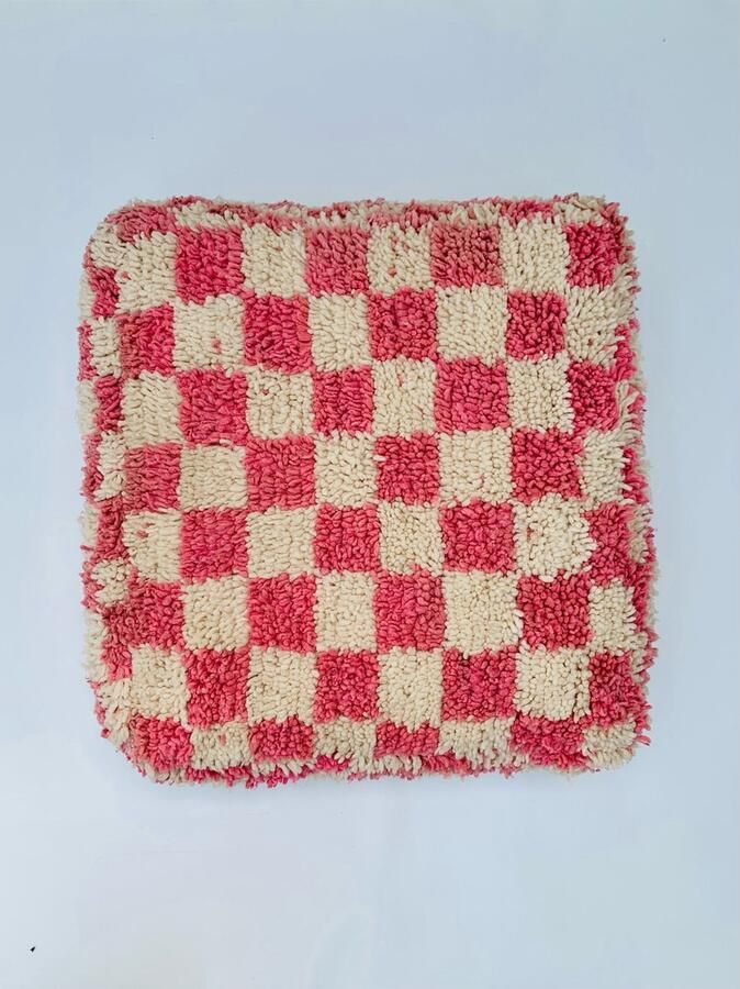 Coco Jolie Handgemaakte berber poef 60x60cm gevuld roze geblokt