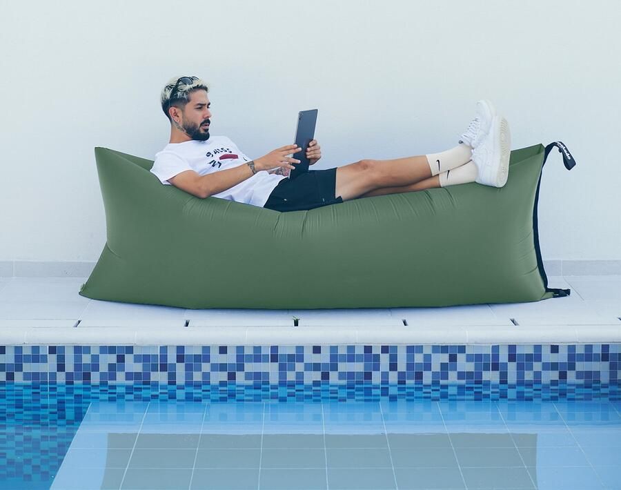 Coolado LayTube (GRAPHITE GREEN) Opblaasbare Lounger Luxe Zitzak Ultieme Ontspanning Binnen en Buiten Campingbank Perfect voor Gaming en Relaxen Geschikt voor PS4 Xbox Nintendo Ideaal voor Elke Gelegenheid