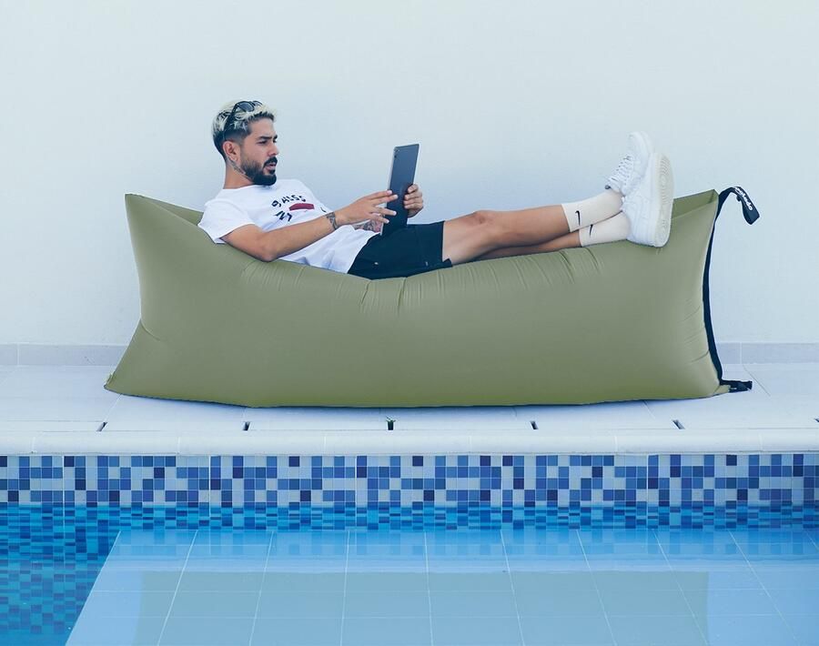 Coolado LayTube (KHAKI GREEN) Opblaasbare Lounger Luxe Zitzak Ultieme Ontspanning Binnen en Buiten Campingbank Perfect voor Gaming en Relaxen Geschikt voor PS4 Xbox Nintendo Ideaal voor Elke Gelegenheid