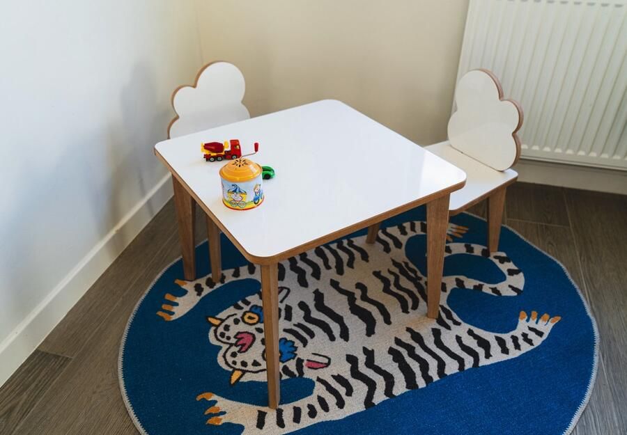 Cozy Collections Kindertafel met 2 stoeltjes Speeltafel Kindermeubels Peutertafel