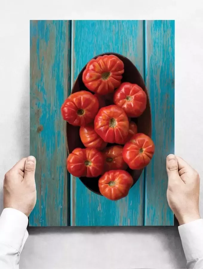 Creatief Art Wandbord: Tomaten in een schaal op een blauwe tafel 30 x 42 cm