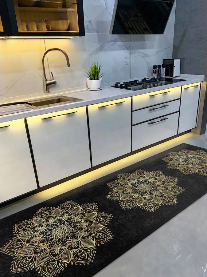 De Groen Home Vloerkleed 65x180cm Keukenloper Halloper Gold mandala op zwart Wasbaar Antislip Laagpolig Zacht Tapijt