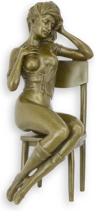 De Splinter bv EEN EROTISCH BRONZEN BEELDHOUWWERK VAN EEN HALFNAAKTE VROUW OP STOEL AN EROTIC BRONZE SCULPTURE OF A SEMI NUDE FEMALE ON CHAIR