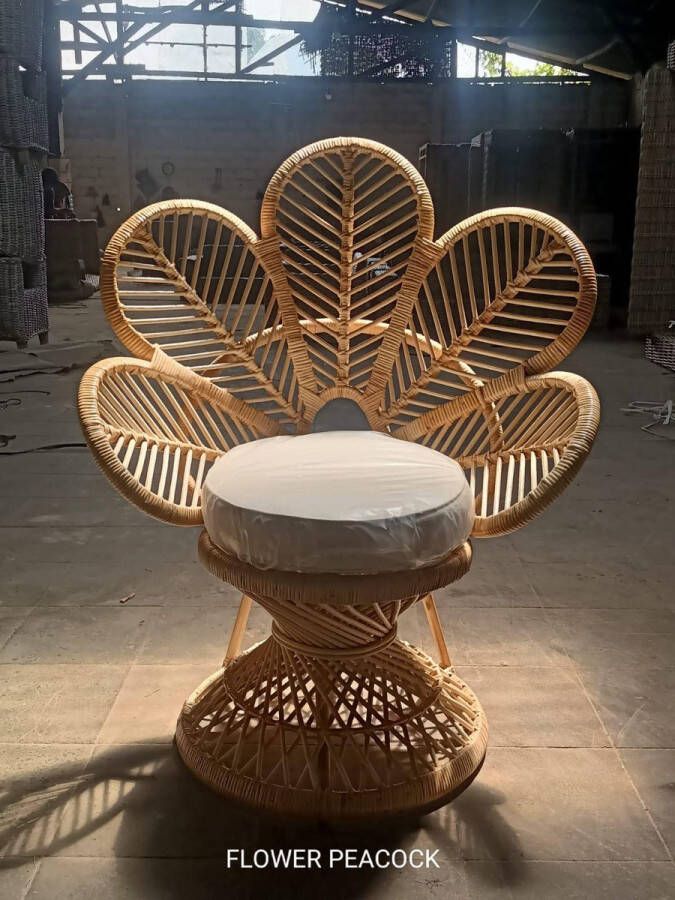 De Splinter bv RMC refresh spray 400 ml Rubio Monocoat Refresh is een kant-en-klaar onderhoudsproduct voor de opfrissing en herstelling van de olielaag van alle met olie beschermde houten oppervlakken