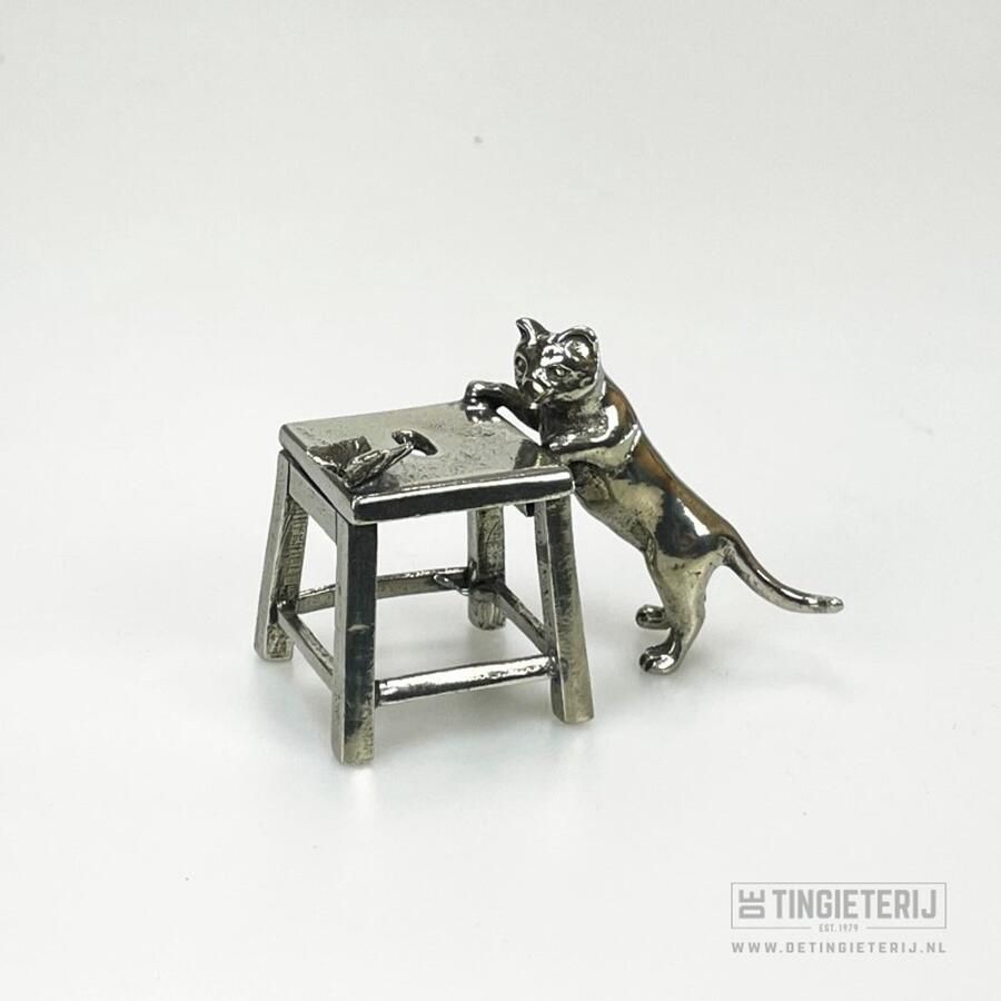 De tingieterij Poes op krukje Tin Beeld Kat Poezenbeeldje Cadeau poes Luxe geschenk
